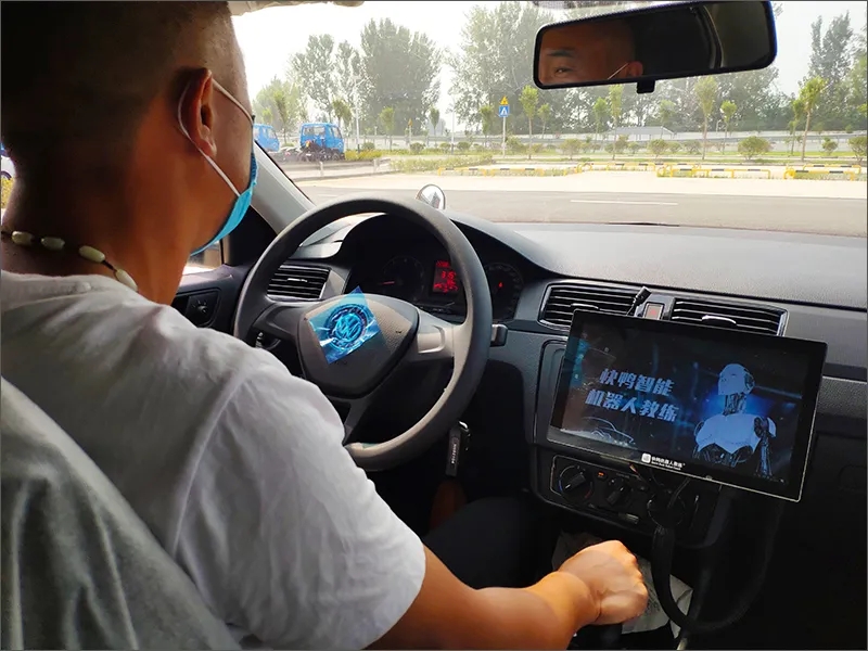 宁夏新能源智能机器人教练车